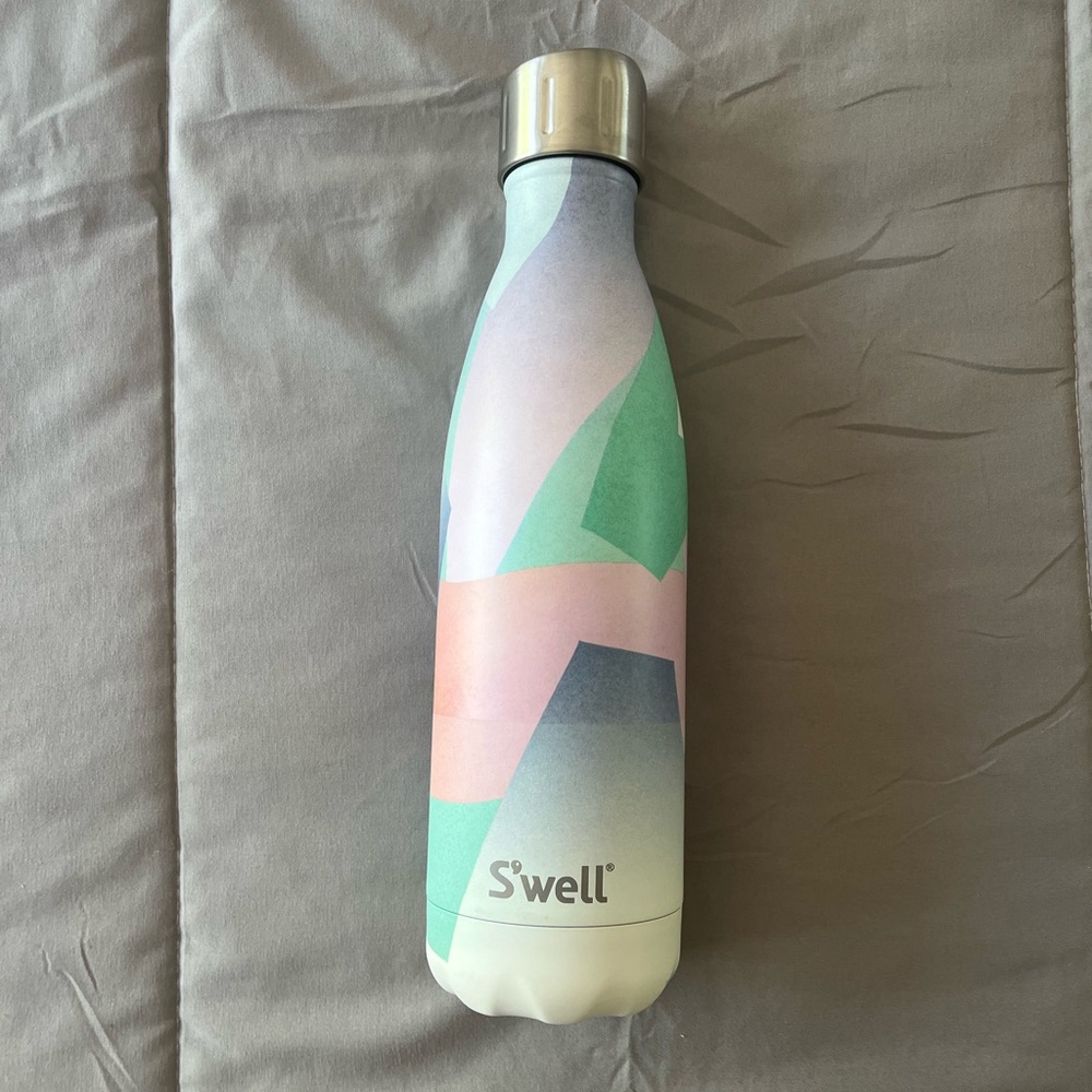New S'well Pastel Geometric Water Bottle